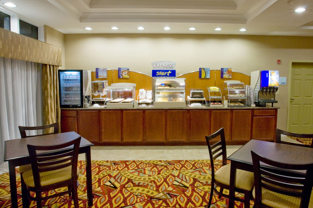 HOLIDAY INN EXPRESS & SUITES PORT ST. LUCIE WEST in Port Saint Lucie