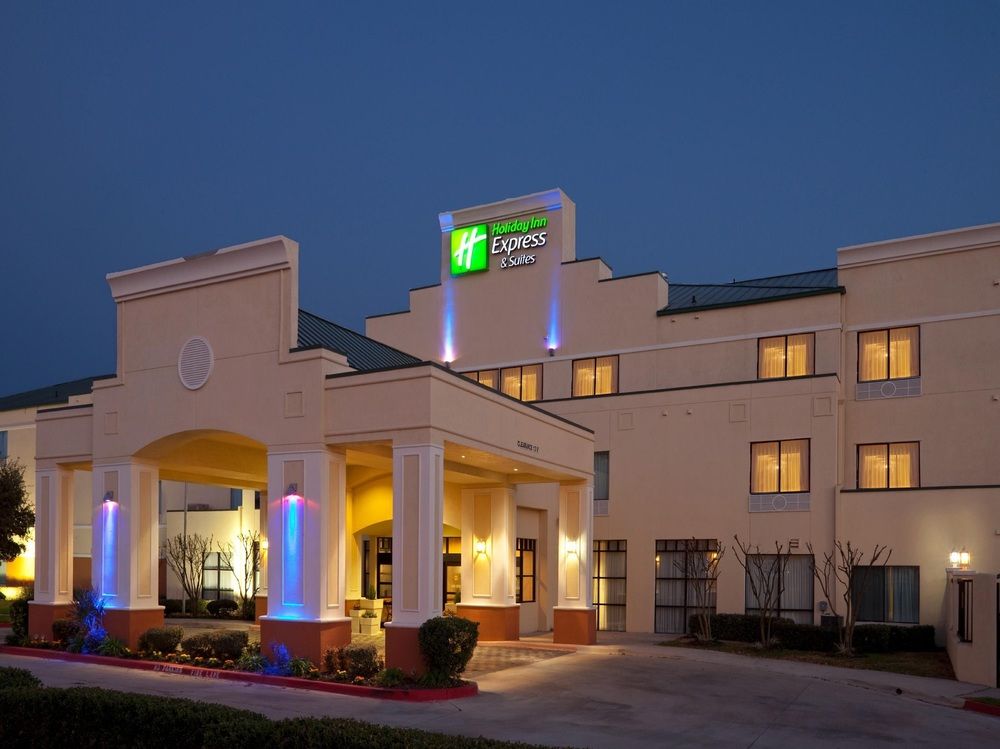 HOLIDAY INN EXPRESS & SUITES AUSTIN - ROUND ROCK in Round Rock, Tx