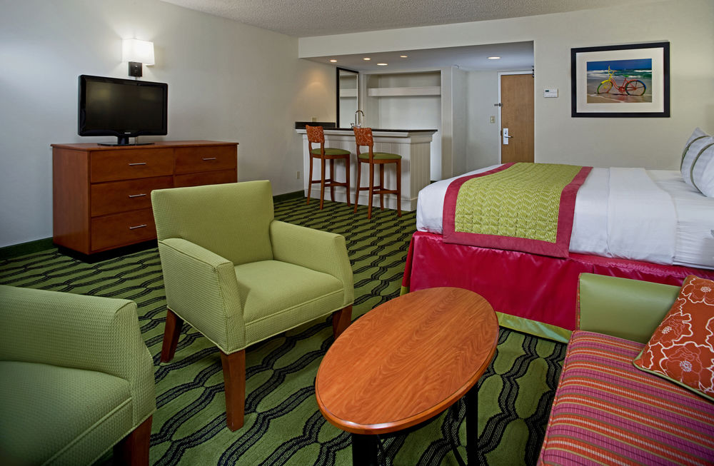 HOLIDAY INN VA BEACH-OCEANSIDE (21ST ST) in Virginia Beach, Va