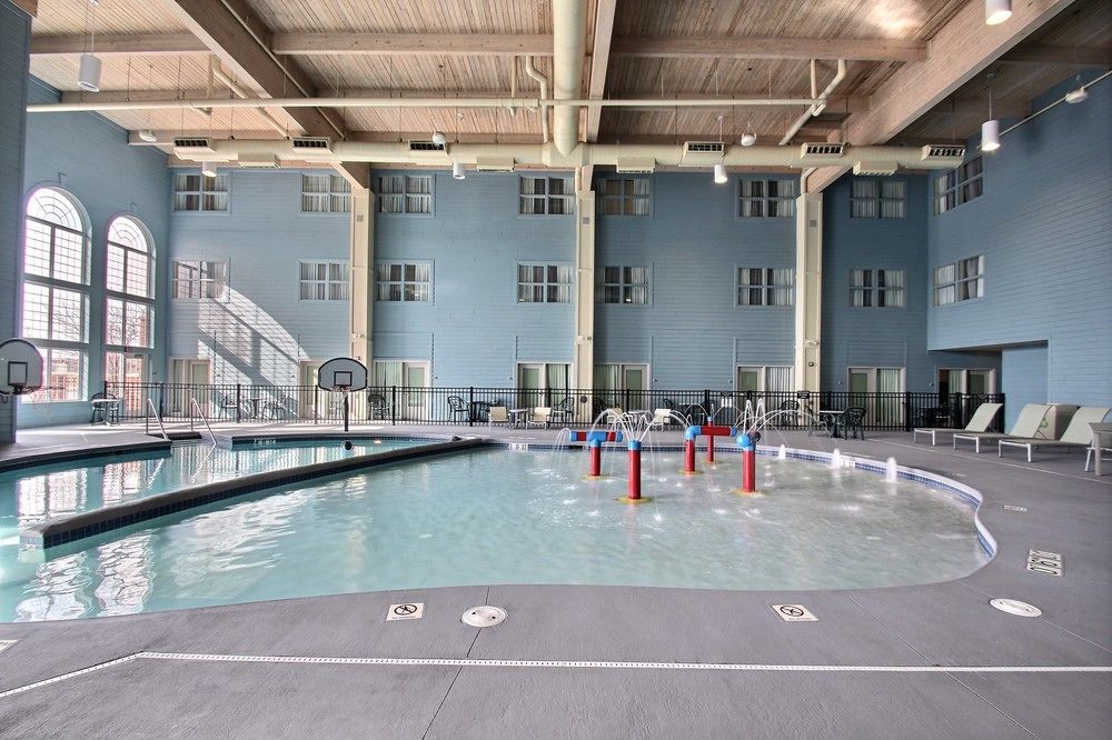 HOLIDAY INN EXPRESS HOTEL & SUITES MILWAUKEE AIRPORT in Milwaukee