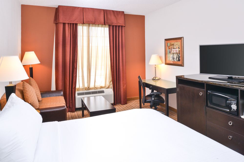 HOLIDAY INN EXPRESS WINSTON-SALEM DOWNTOWN WEST in Winston Salem