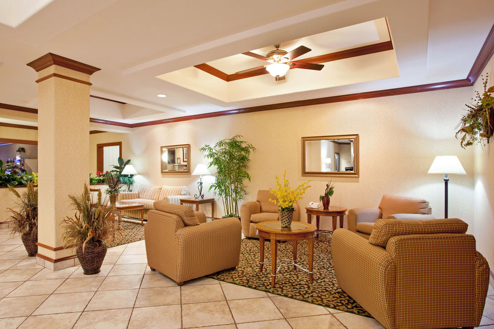 HOLIDAY INN EXPRESS HOTEL & SUITES ROCKFORD-LOVES PARK in Rockford, Il