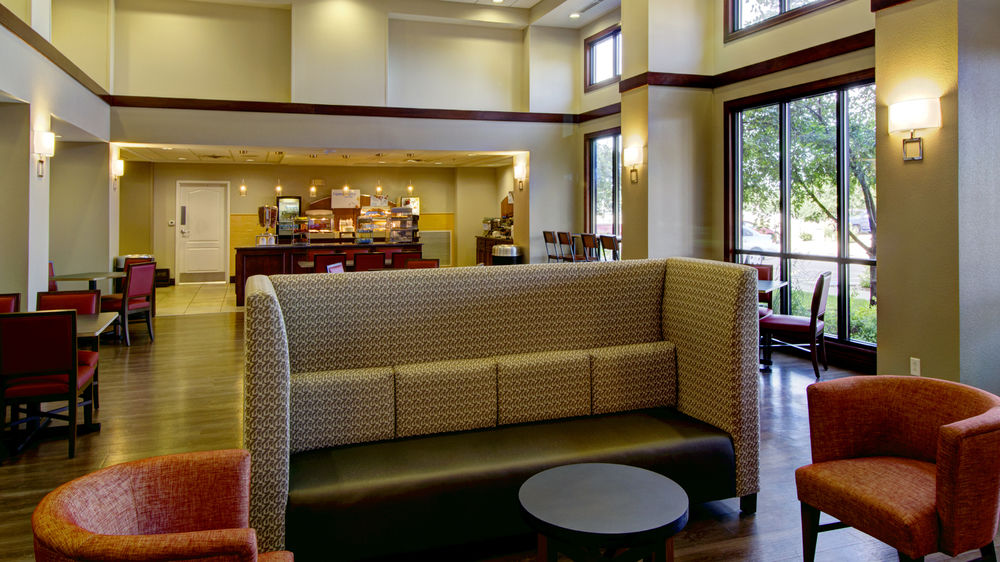 HOLIDAY INN EXPRESS & SUITES SIOUX CITY - SOUTHERN HILLS in Sioux City, Ia