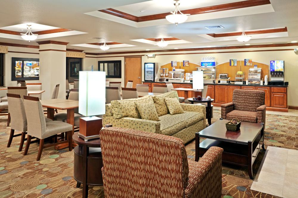 HOLIDAY INN EXPRESS & SUITES VANCOUVER MALL/PORTLAND AREA in Vancouver, Wa