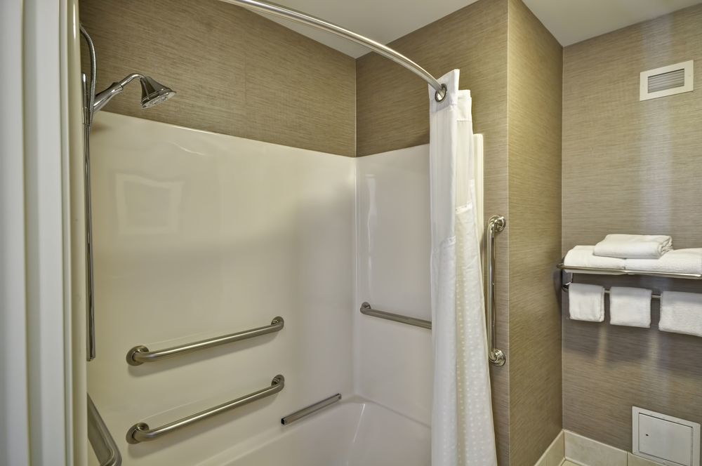 HOLIDAY INN EXPRESS ROMULUS / DETROIT AIRPORT in Romulus, Mi