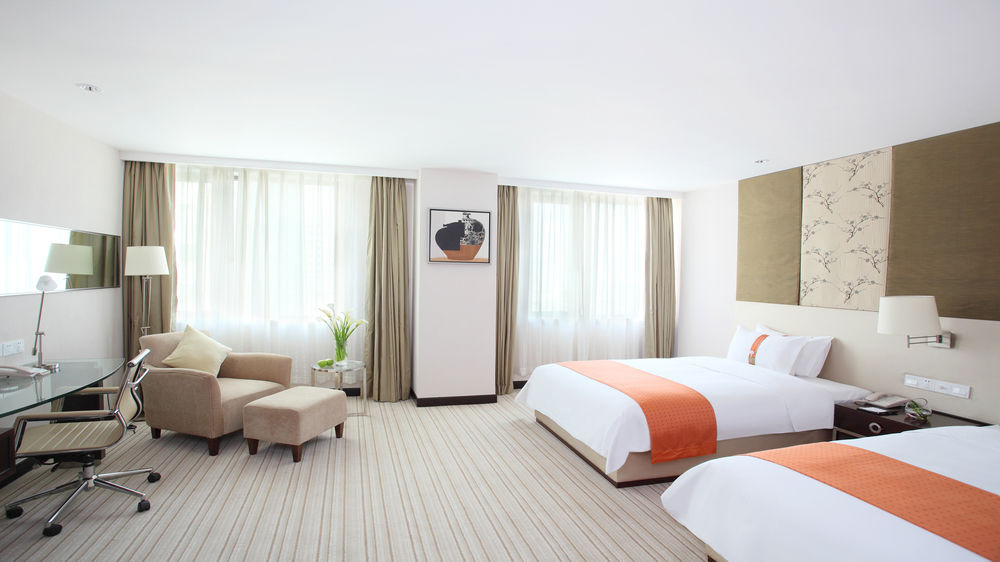 HOLIDAY INN AQUA CITY in Nanjin