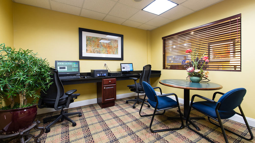 HOLIDAY INN EXPRESS & SUITES COLUMBIA-I-26 @ HARBISON BLVD in Columbia, Sc
