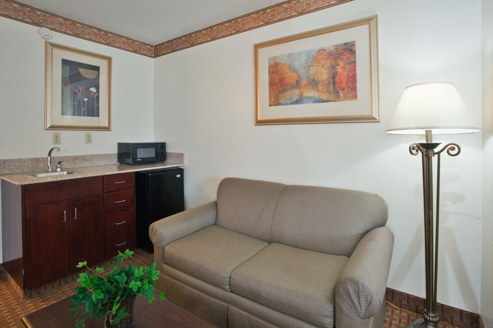 HOLIDAY INN EXPRESS & SUITES WILSON I-95 in Wilson, Nc