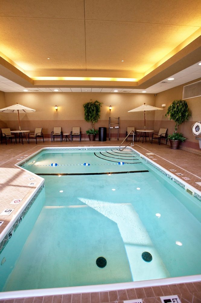 HOLIDAY INN EXPRESS & SUITES SPRINGFIELD-MEDICAL DISTRICT in Springfield, Mo