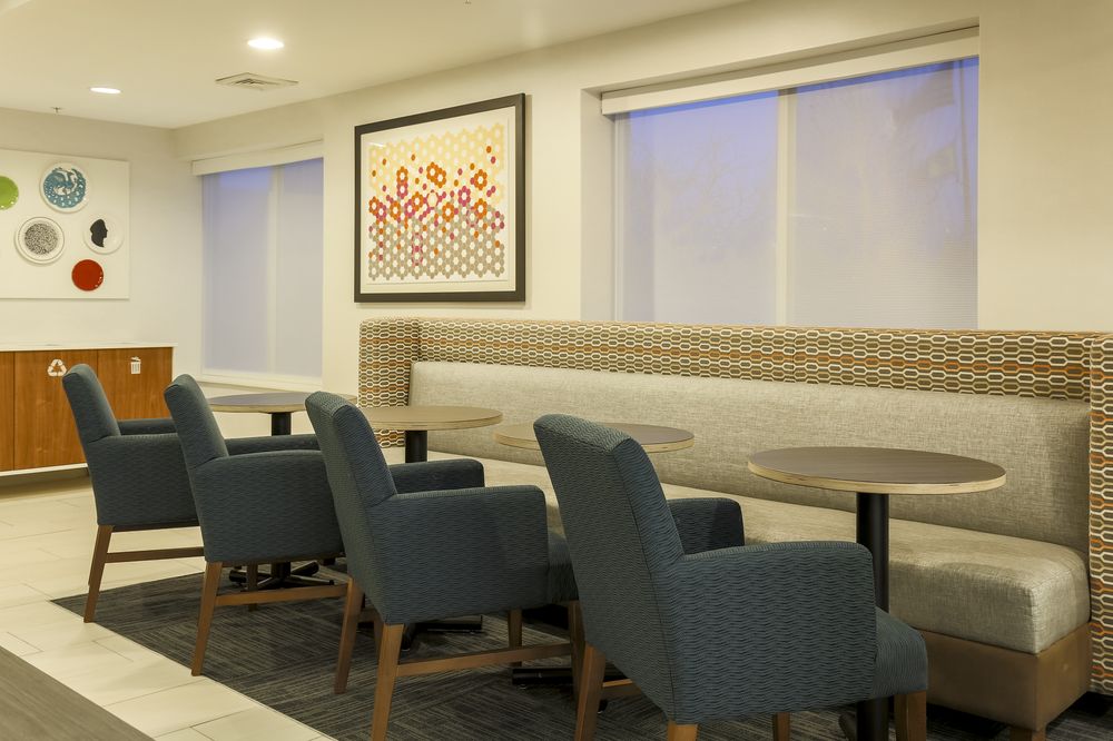 HOLIDAY INN EXPRESS ROCHESTER NE - IRONDEQUOIT in Rochester