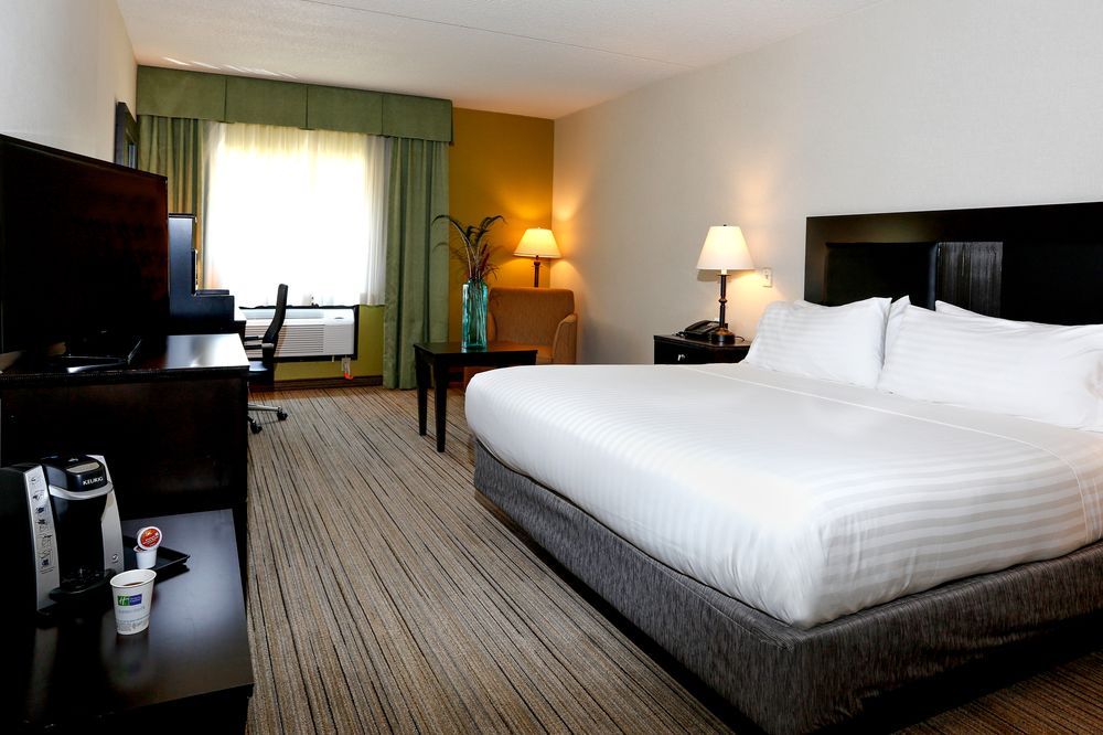 HOLIDAY INN EXPRESS STONY BROOK-LONG ISLAND in New York, Ny