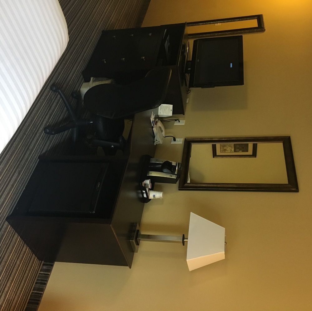 HOLIDAY INN EXPRESS & SUITES COUNCIL BLUFFS - CONV CTR AREA in Council Bluffs, Ia