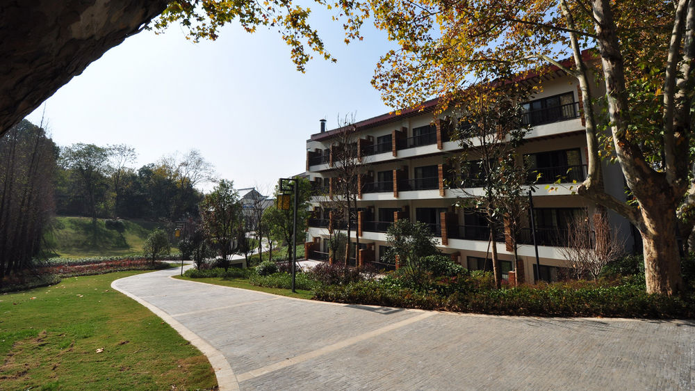 HOLIDAY INN RESORT CHAOHU HOT SPRING in Hefei