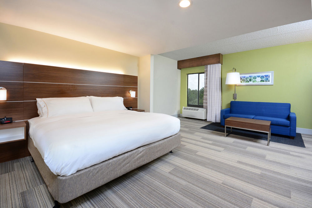 HOLIDAY INN EXPRESS & SUITES RALEIGH DURHAM AIRPORT AT RTP in Durham
