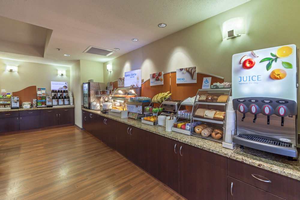HOLIDAY INN EXPRESS & SUITES GREENSBORO-EAST in Greensboro, Nc