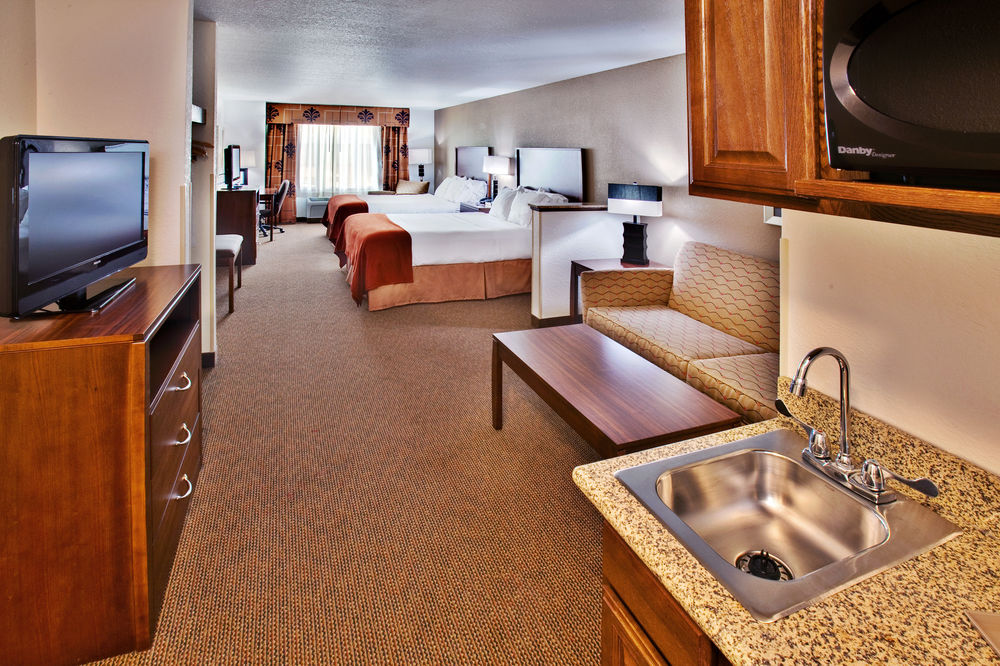 HOLIDAY INN EXPRESS & SUITES DUBUQUE-WEST in Dubuque, Ia
