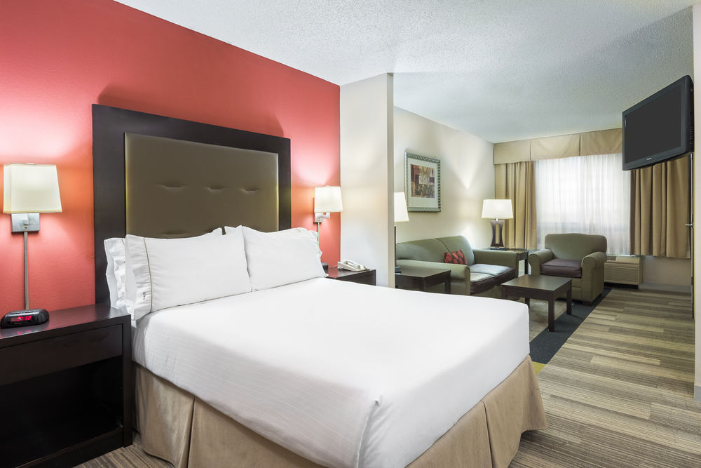 HOLIDAY INN EXPRESS & SUITES KENDALL EAST - MIAMI in Kendall, Fl