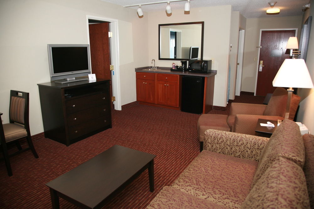 HOLIDAY INN EXPRESS FORT WAYNE-EAST (NEW HAVEN) in Fort Wayne, In