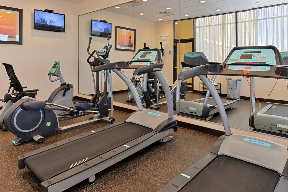 HOLIDAY INN EXPRESS & SUITES INDIANAPOLIS W - AIRPORT AREA in Indianapolis