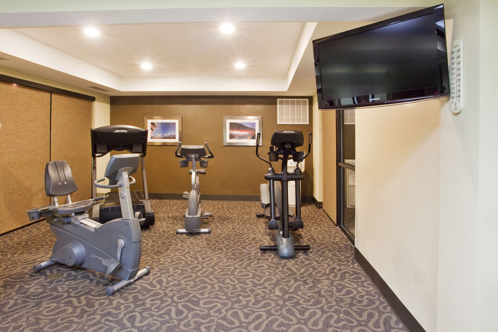HOLIDAY INN EXPRESS HOTEL & SUITES CHARLOTTE-CONCORD-I-85 in Concord, Nc