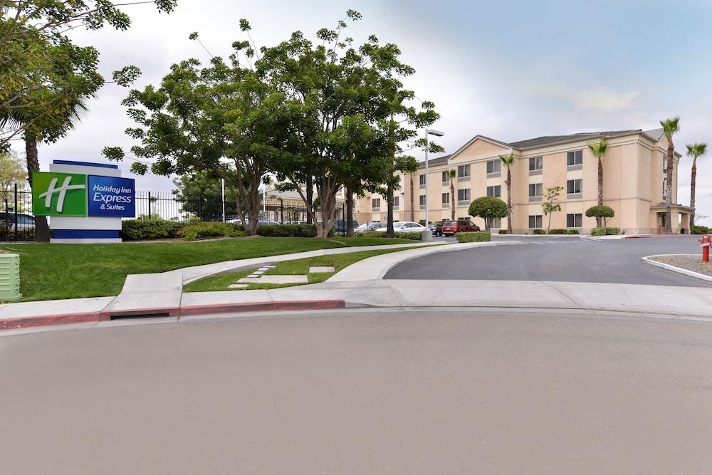 HOLIDAY INN EXPRESS HOTEL & SUITES SAN DIEGO OTAY MESA in San Diego, Ca