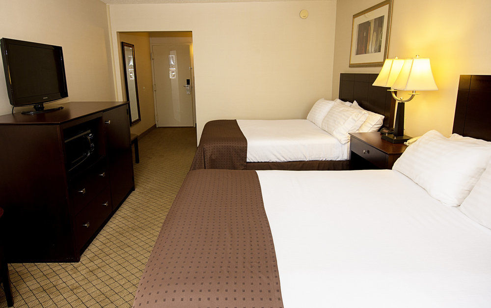 HOLIDAY INN ELMIRA RIVERVIEW in Elmira, Ny