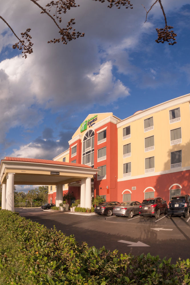 HOLIDAY INN EXPRESS HOTEL & SUITES TAMPA-FAIRGROUNDS-CASINO in Tampa, Fl