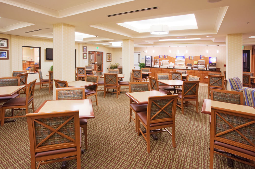 HOLIDAY INN EXPRESS HOTEL & SUITES DENVER AIRPORT in Denver