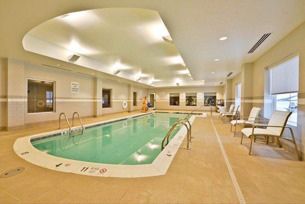 Holiday Inn Express & Suites Utica By IHG in Utica