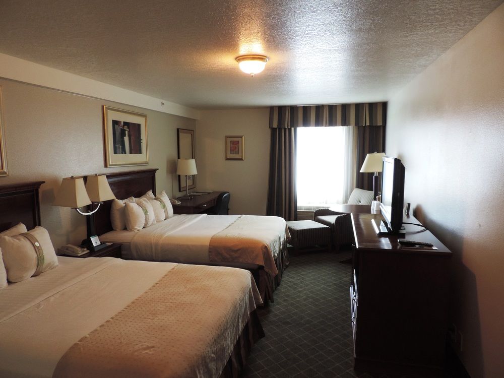 HOLIDAY INN REDDING in Redding, Ca