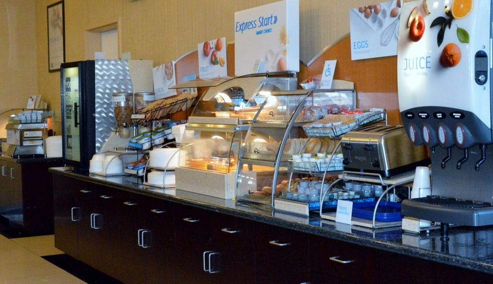 HOLIDAY INN EXPRESS HOTEL & SUITES TUCSON in Tucson