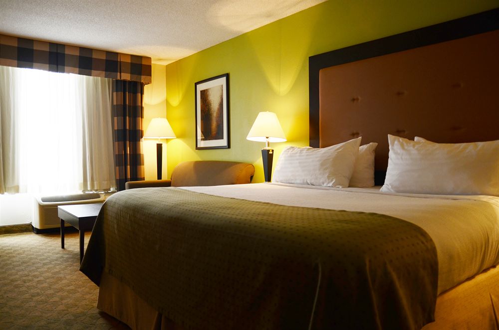 HOLIDAY INN STAUNTON CONFERENCE CENTER in Staunton, Va