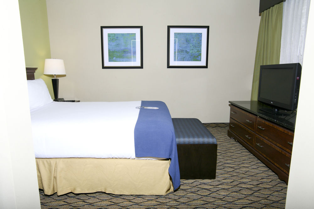 Wingate by Wyndham Roseville/Detroit in Roseville-Mi