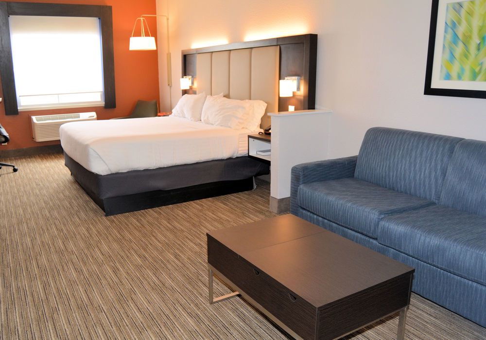 HOLIDAY INN EXPRESS & SUITES ABILENE in Abilene