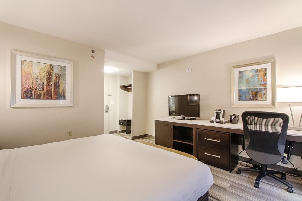 HOLIDAY INN EXPRESS SAN DIEGO DOWNTOWN in San Diego, Ca