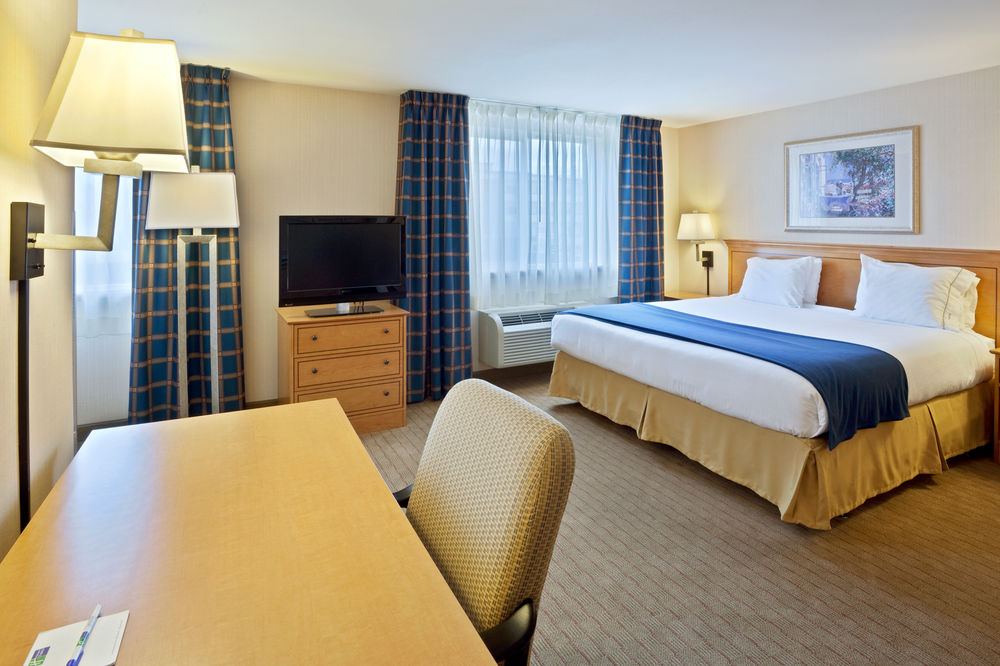 HOLIDAY INN EXPRESS SUITES CITY CENTER in Seattle, Wa