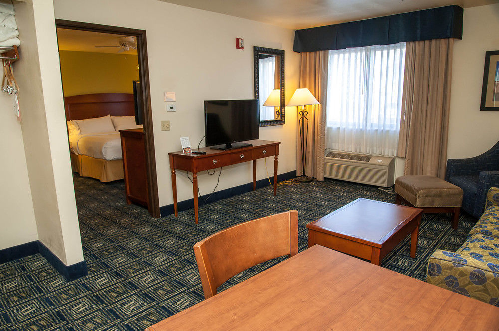 HOLIDAY INN EXPRESS TUCSON-AIRPORT in Tucson