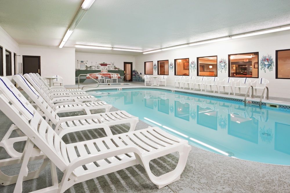 HOLIDAY INN EXPRESS & SUITES ALLIANCE in Alliance, Oh