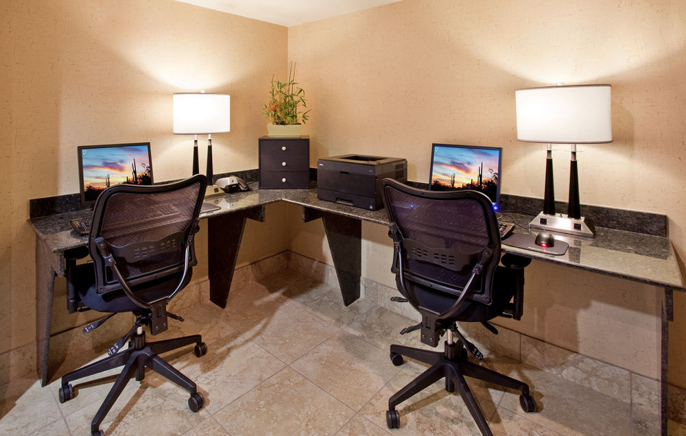 HOLIDAY INN EXPRESS HOTEL SCOTTSDALE NORTH in Scottsdale,Az
