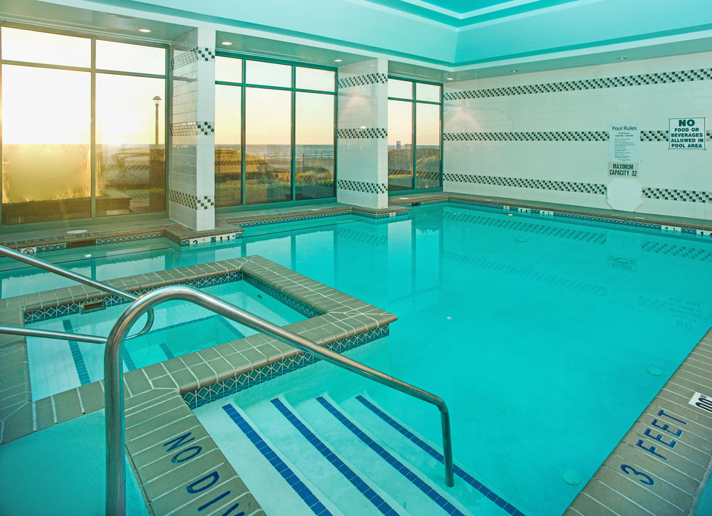 HOLIDAY INN EXPRESS HOTEL & SUITES VA BEACH OCEANFRONT in Virginia Beach, Va