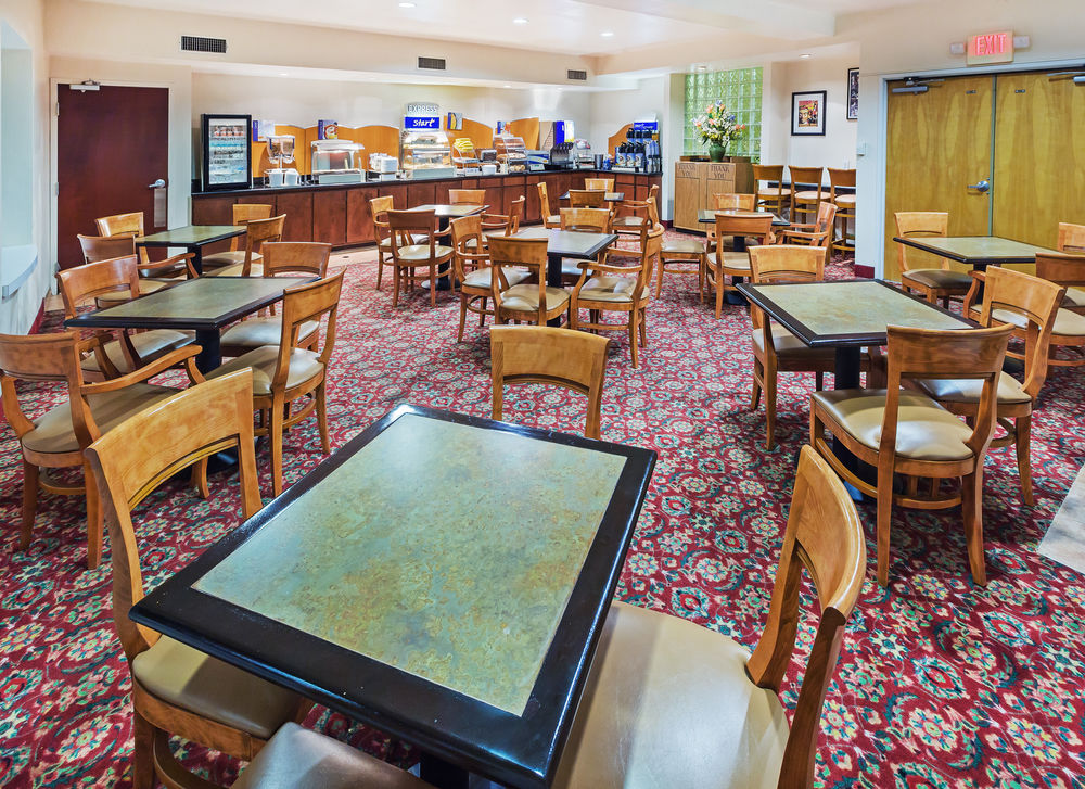 Four Points by Sheraton Dallas Arlington Entertainment District in Arlington-Tx (Us)