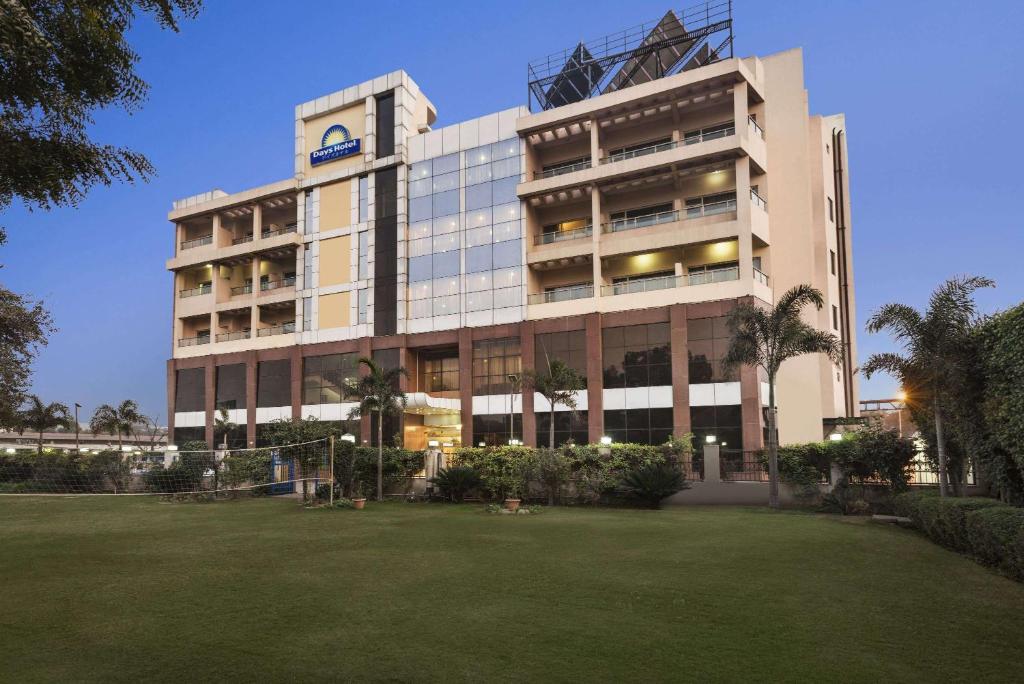 Days Hotel by Wyndham Neemrana Jaipur Highway in Neemrana