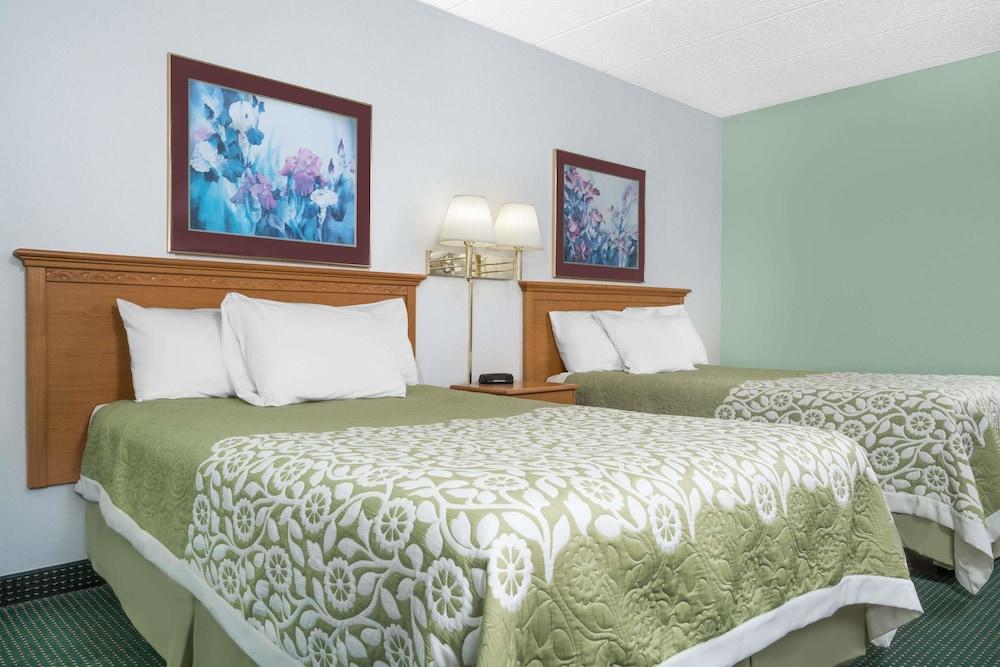 DAYS INN BY WYNDHAM ST CLOUD in Saint Cloud, Mn