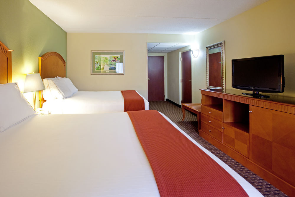Holiday Inn Express & Suites CharlotteArpt-Belmont in Charlotte