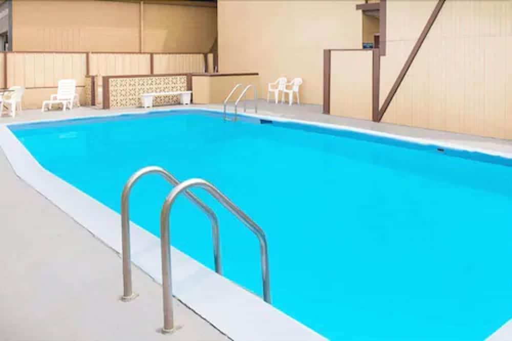 TRAVELODGE BY WYNDHAM TERRE HAUTE in Terre Haute, In