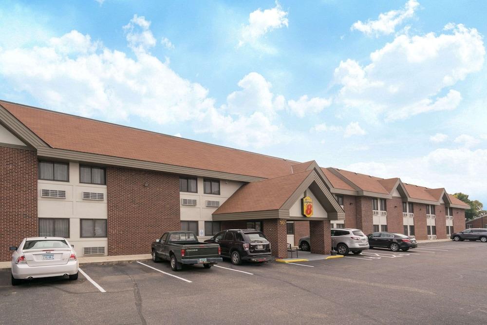 SUPER 8 BY WYNDHAM ST. CLOUD in Saint Cloud, Mn