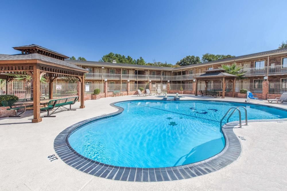 SUPER 8 BY WYNDHAM TYLER TX in Tyler