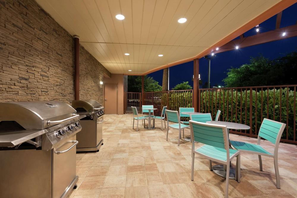 Home2 Suites by Hilton Florida City, FL in Florida City, Fl