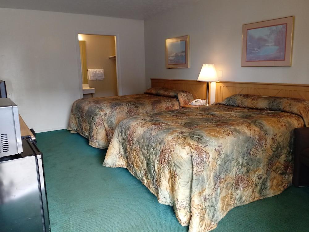 Travelodge by Wyndham New Philadelphia in New Philadelphia, Oh