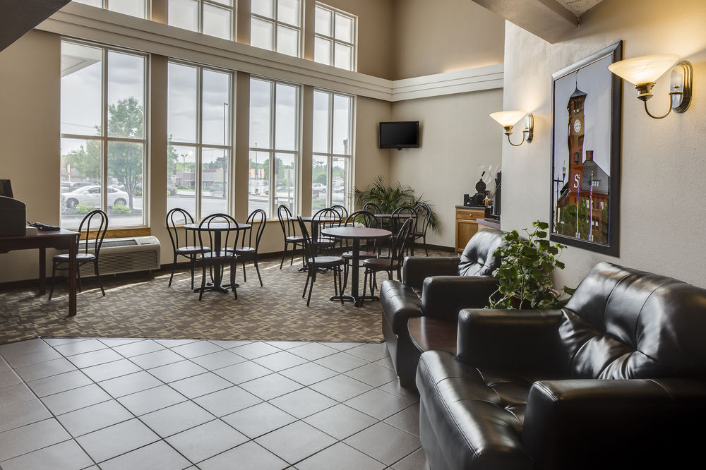 SUPER 8 BY WYNDHAM MENOMONIE WI in Menomonie, Wi
